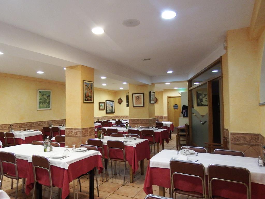 Apartamentos Fonda Finet Sant Feliu de Pallerols Exterior foto